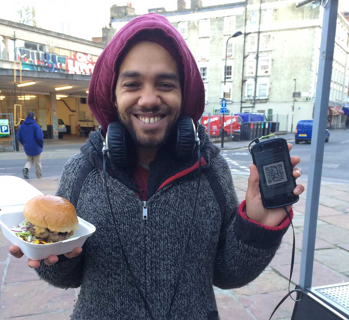 Покупки за биткоин: что можно купить и как